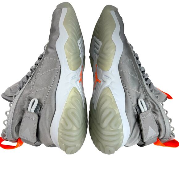 Athletic_Shoes